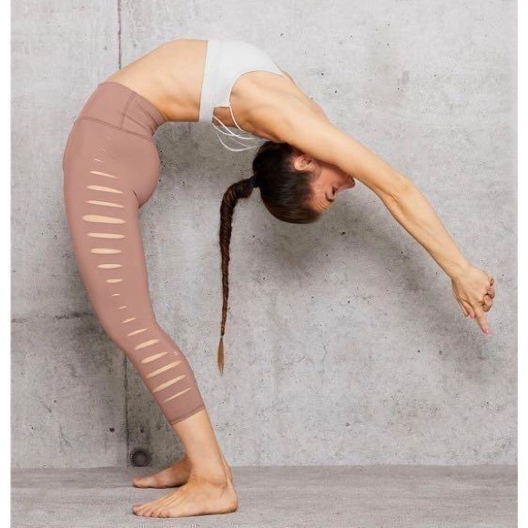 NWOT ALO YOGA High Waist Slice Capri Leggings for Yoga Pants SMALL - Picture 1 of 8